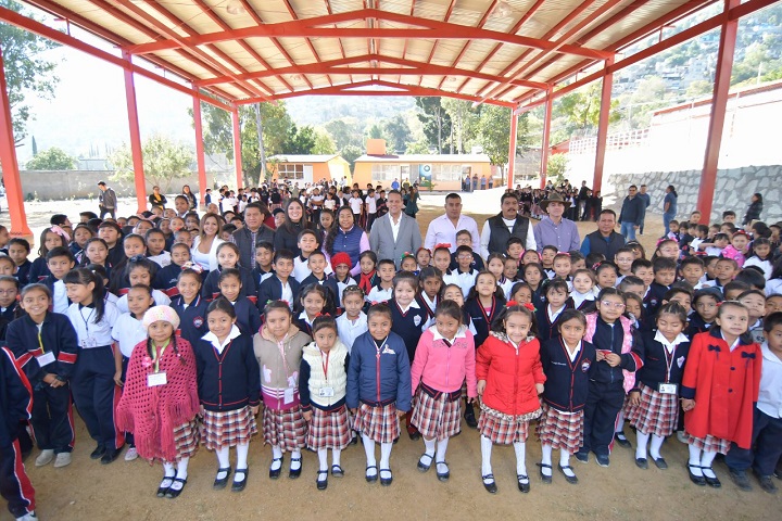 Fortalece Ayuntamiento infraestructura escolar en San Juan Chapultepec
