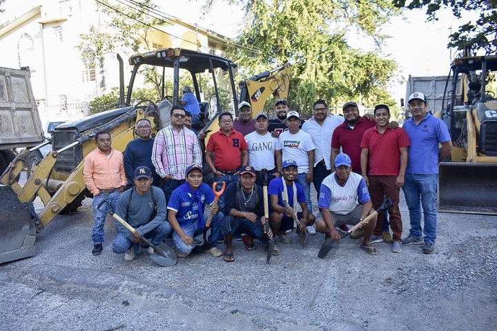 Intensifica Gobierno de Juchitán jornada de levantamiento de escombros