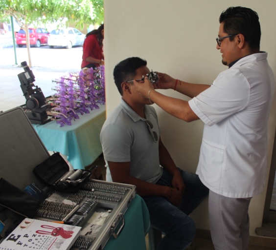 Continuará la campaña de lentes con beneficio por convenio con gobierno municipal de Santa María Huatulco