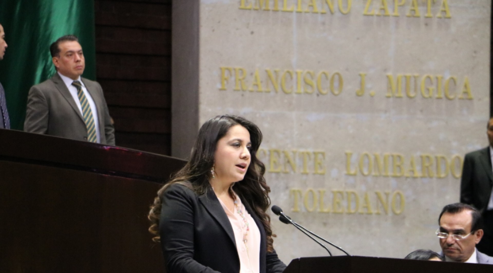 Cámara aprueba que orden de apellidos en actas de nacimiento sea convenido por progenitores