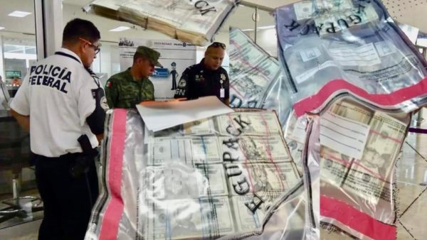 Decomisan en aeropuerto de Chiapas 2.5 millones vinculados casa de cambio, de presuntos funcionarios