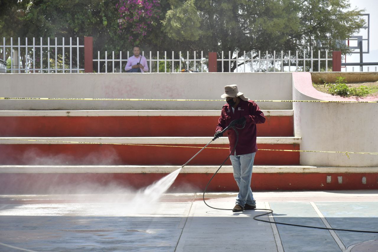Extienden Ayuntamiento saneamiento de áreas comunes en agencias de Dolores, Donají y San Luis Beltrán
