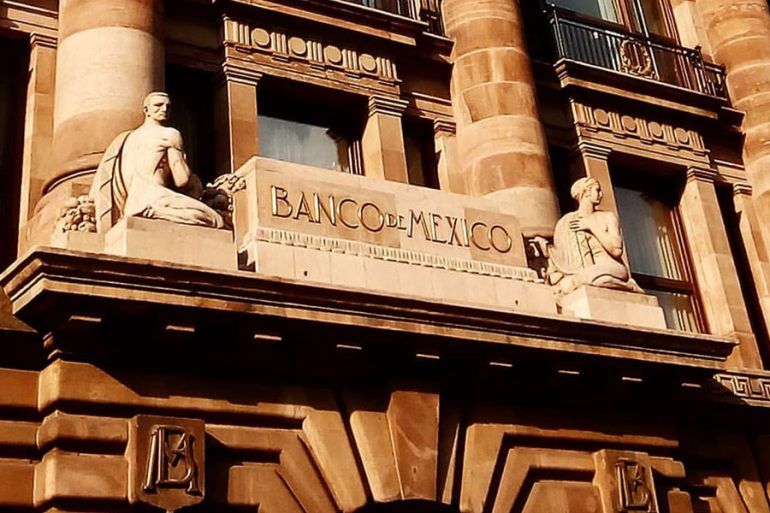 Economía de México caerá 7.27% en 2020: encuesta Banxico