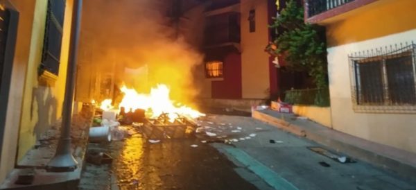 Pobladores atacan hospital y oficinas en Chiapas; insisten en que Covid-19 ‘no existe’