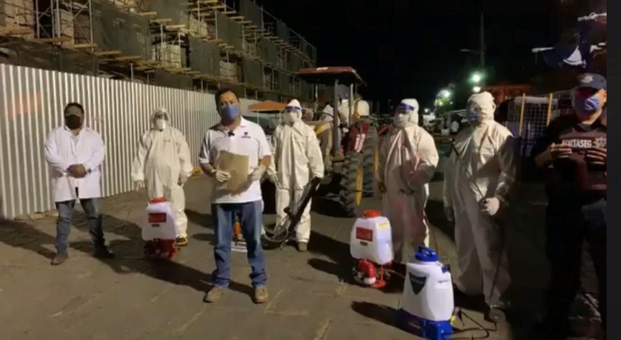 Sanitiza Ayuntamiento, mercado y centro histórico de Juchitán para combatir coronavirus