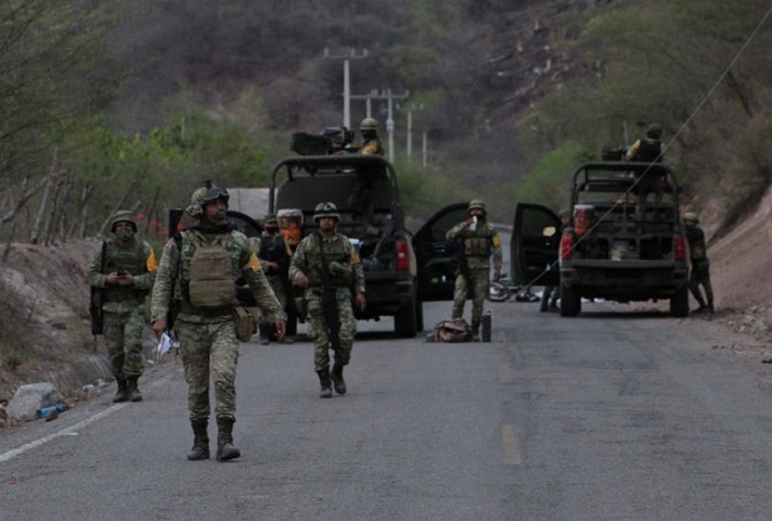 Mata a balazos grupo armado a ocho campesinos en la sindicatura de Tepuche