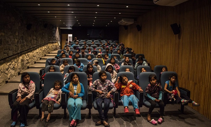 Yalitza Aparicio dona para evitar cierre de 4 cines comunitarios por contingencia del Covid-19