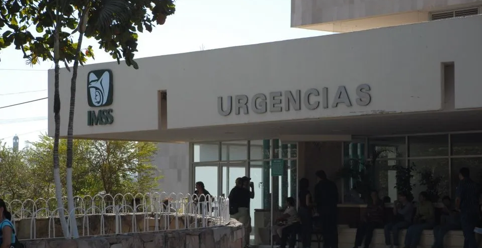 Por errores del IMSS Sinaloa, mujer no sabe si enterró a su esposo o alguien más