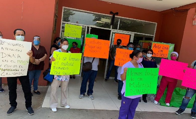 Sindicalizados toman hospital de Tuxtepec, denuncian falta de material para atender el coronavirus