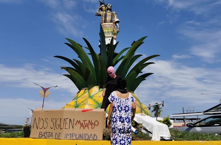 Reprochan a Murat hacer “fiesta” por su Guelaguetza mientras Tuxtepec llora a sus desaparecidas y muertas