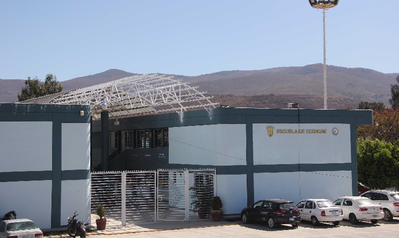 Licenciatura en Economía de la UABJO obtiene re acreditación