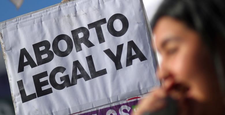 Aborto, muy cerca de quienes toman decisiones, muy lejos de las mujeres