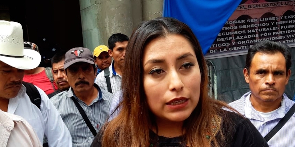 Agenta de Yucuquimi retiene a edilesa de Tezoatlán; busca más recursos y obras