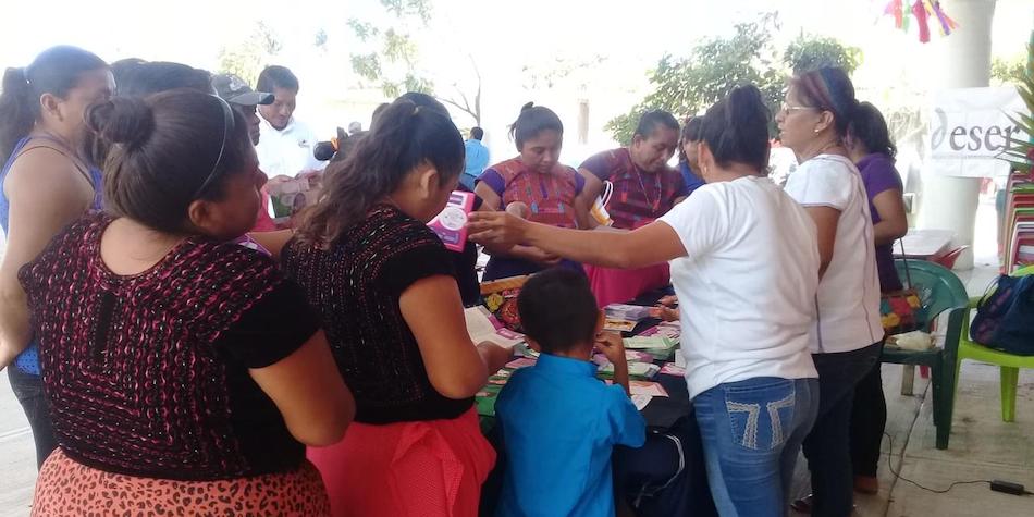 En San Mateo del Mar, la agrupación feminista “Ddser Ikoots” apoya a las mujeres.