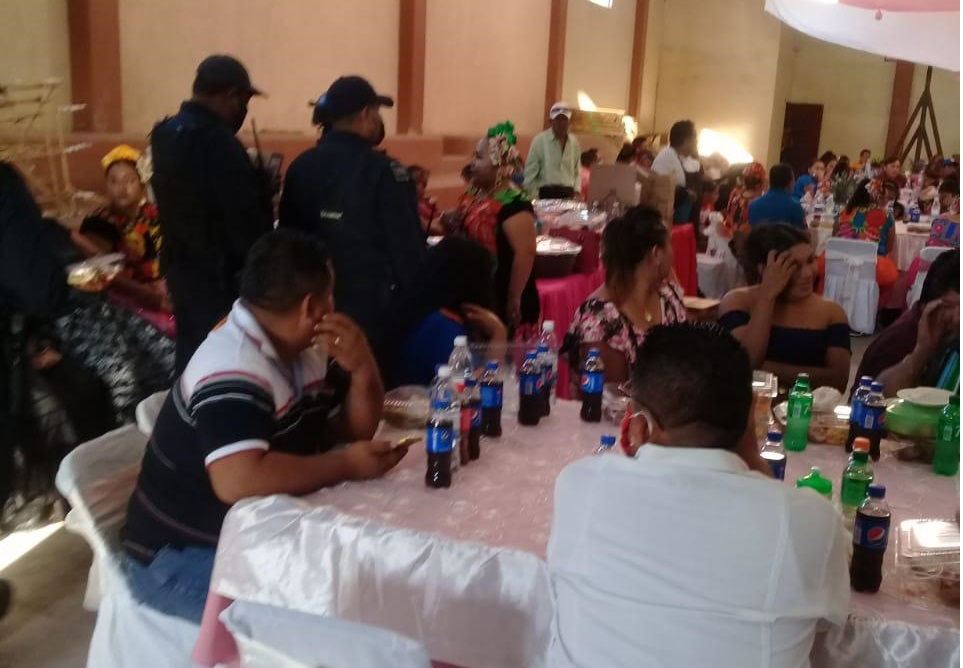Suspende Policía municipal fiesta de boda en colonia Lorenza Santiago