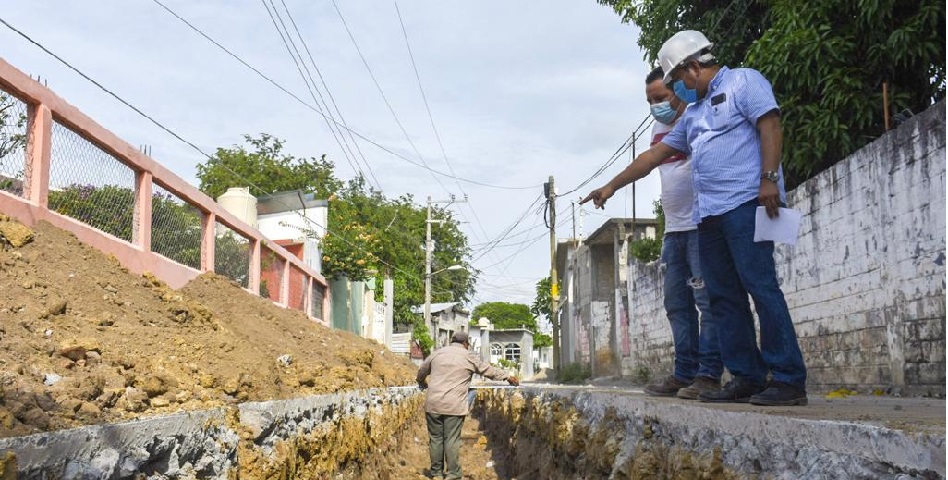 Continúa Ayuntamiento reconstrucción de drenaje colapsado: director municipal de Obras Públicas