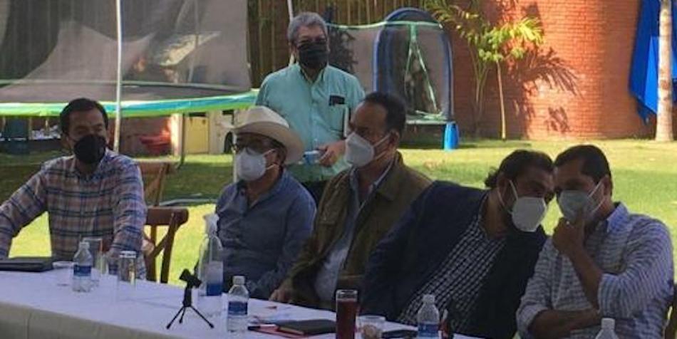 Titular de COPLADE realiza actividades electorales en horario laboral con aval de líder del PRI