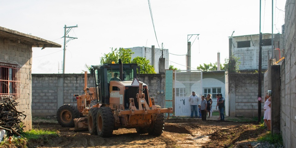Continúa programa de revestimiento de calles, en cabecera y agencias de Juchitán