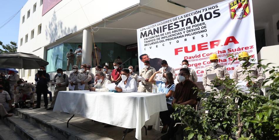 Exigen destitución de hermanos Concha Suárez de los Servicios de Salud