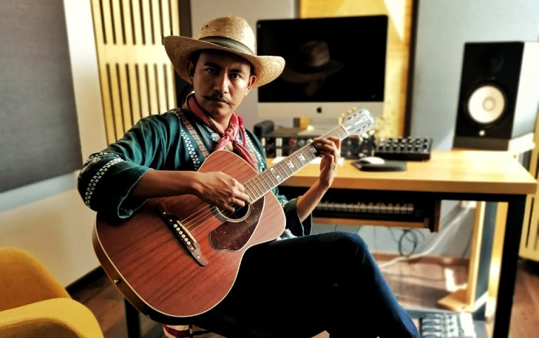 El Kalulu, primer músico indígena que graba con ganador del Grammy