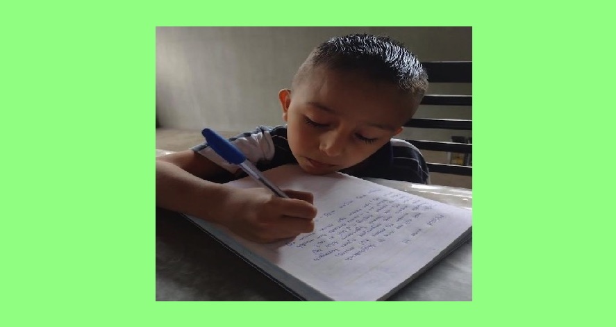 Niño ikoots donará su premio CaSa a biblioteca escolar de San Mateo del Mar