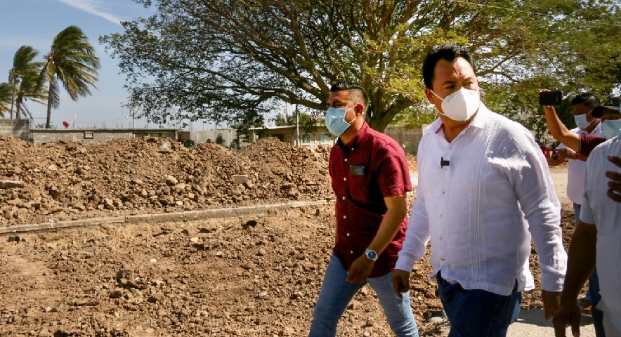 Estamos respondiendo con hechos a la población de Playa Vicente: Emilio Montero