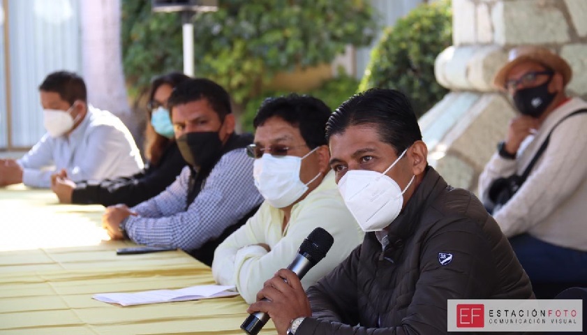 Voracidad de edil de Xoxocotlán, acusa líder del PRD desconocido; su esposa es líder municipal del PVEM, le quiere heredar cargo y él diputación