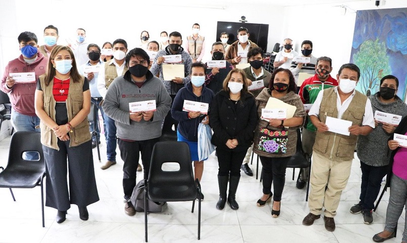 Show mediático y con fines electorales, entrega de tarjetas del programa adultos mayores: Legisladores