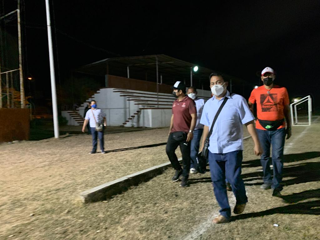 Supervisa Emilio Montero últimos detalles de mejoramiento en campo deportivo “Calidra”