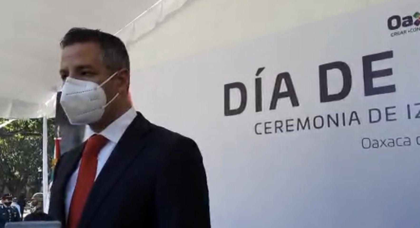 Murat responsabiliza a Consejo General de Salubridad por falta de vacunación, tras reclamos de personal de los Servicios de Salud de Oaxaca