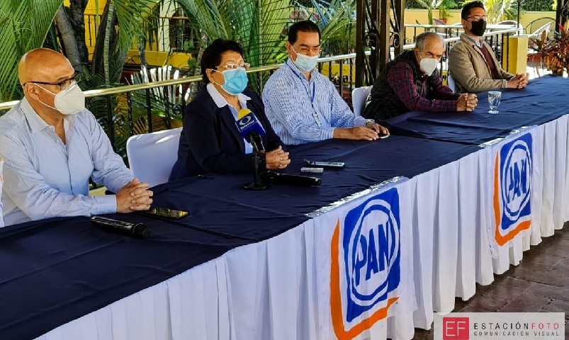 Por posiciones y prebendas electorales, panistas de la capital de Oaxaca rechazan postulación del PRI