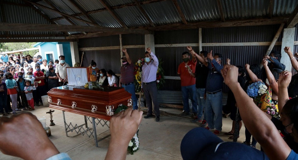 Asesinan a directora de primaria bilingüe en Loxicha