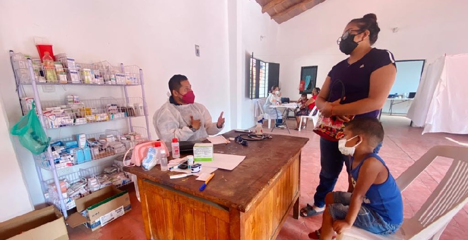 Agradecen servicios de Brigada Médica Municipal en Colonia Rodrigo Carrasco