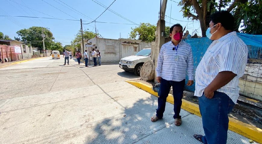 Recorre Emilio Montero obras de pavimentación a inaugurar, en la Víctor Yodo, Los pinos y Cuarta sección