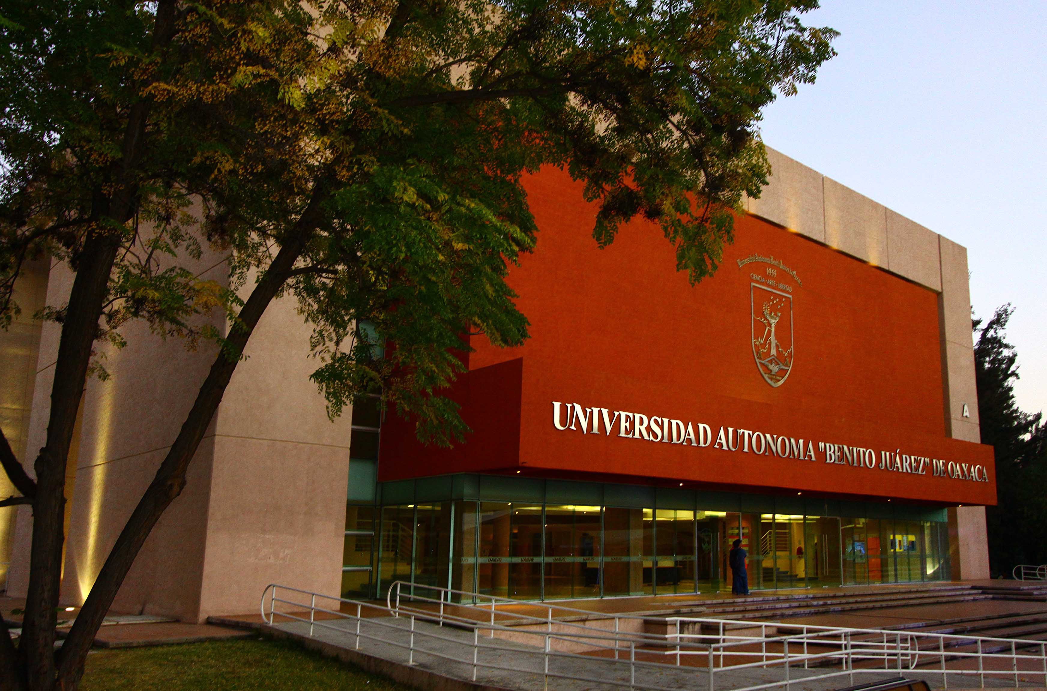 La UABJO informa sobre la estrategia de vacunación contra la Covid 19 para personal docente y administrativo