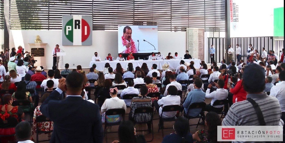 Vengo a sumarme al trabajo de Murat, uno de los gobernadores mejor evaluados: Eviel Pérez Magaña