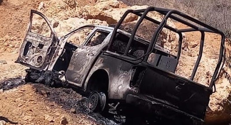 Ejecutan a 3 policías e incendian la patrulla en San Pablo Coatlán