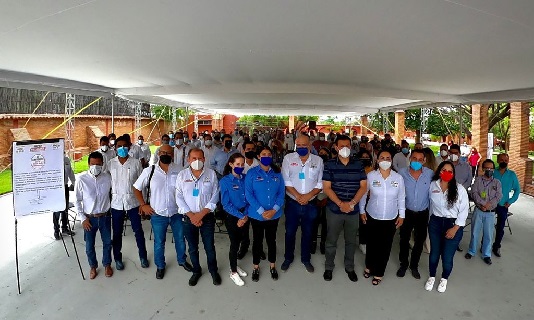 Signa Javier Villacaña compromiso  con el sector de la construcción