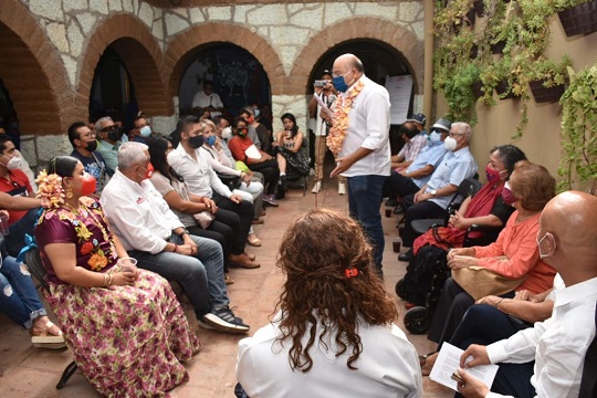 Firma Villacaña Jiménez acciones a favor del sector cultural