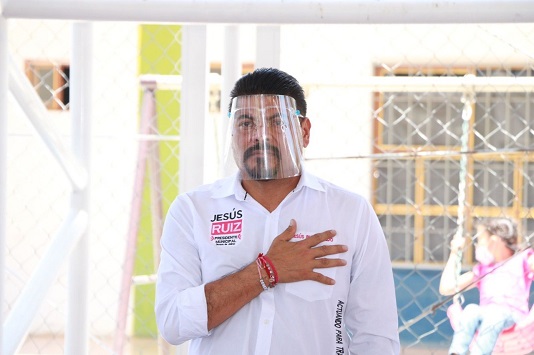 Orgulloso de su identidad oaxaqueña, Jesús Ruiz Olmedo cierra sus eventos con el Dios Nunca Muere