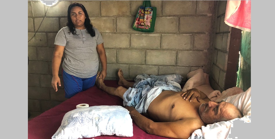 Deja secuelas la vacuna Covid-19 a un adulto mayor en Tehuantepec; pide ayuda para rehabilitarse