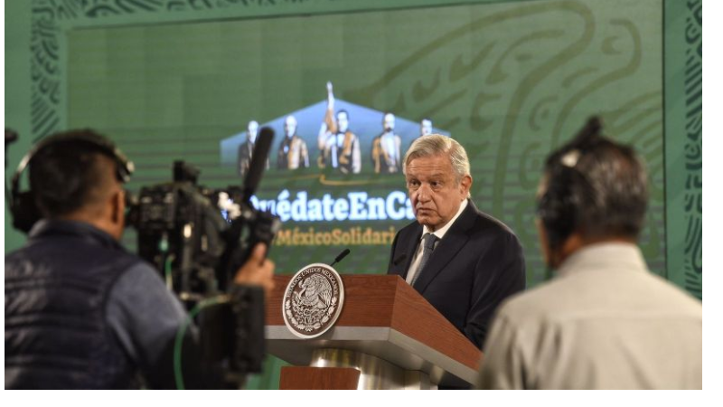 AMLO arremete de nuevo contra Adrián de la Garza y acusa al INE de “hacerse de la vista gorda”