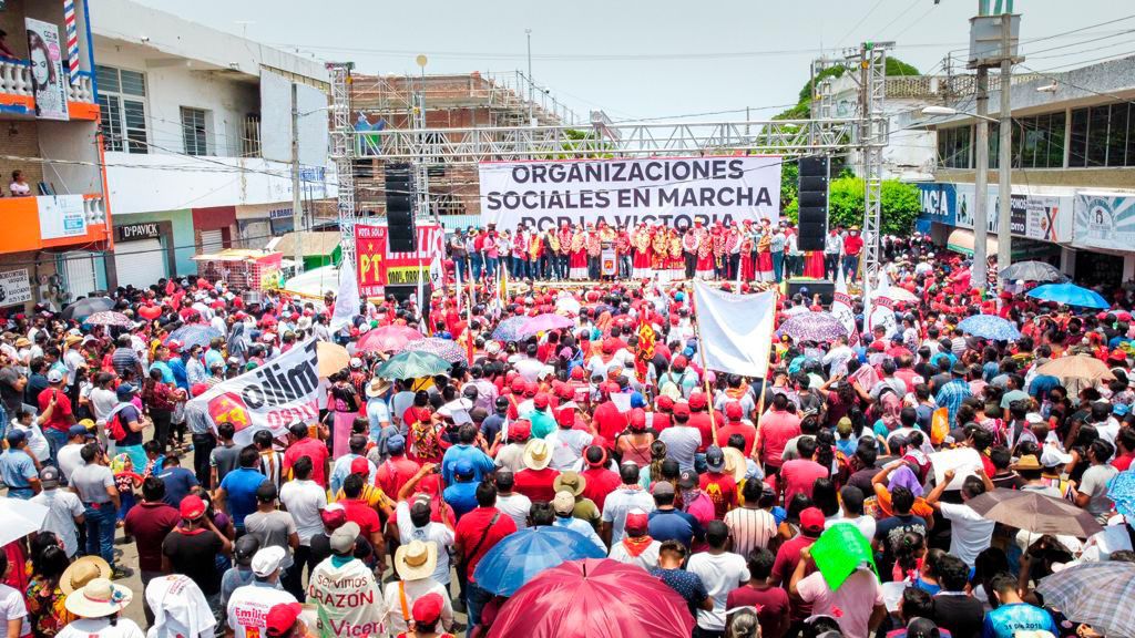 La marcha por la victoria de Emilio Montero inunda el centro de Juchitán