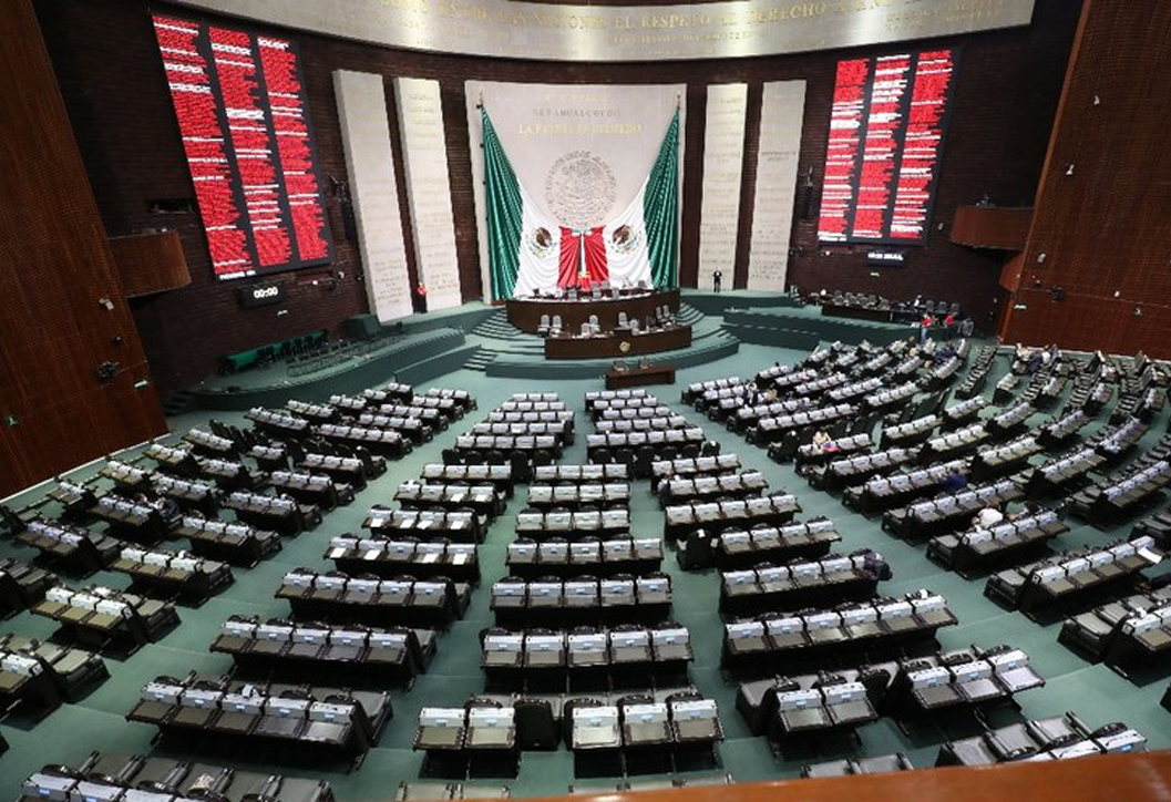 Presentan iniciativa para prohibir concursos de belleza en escuelas