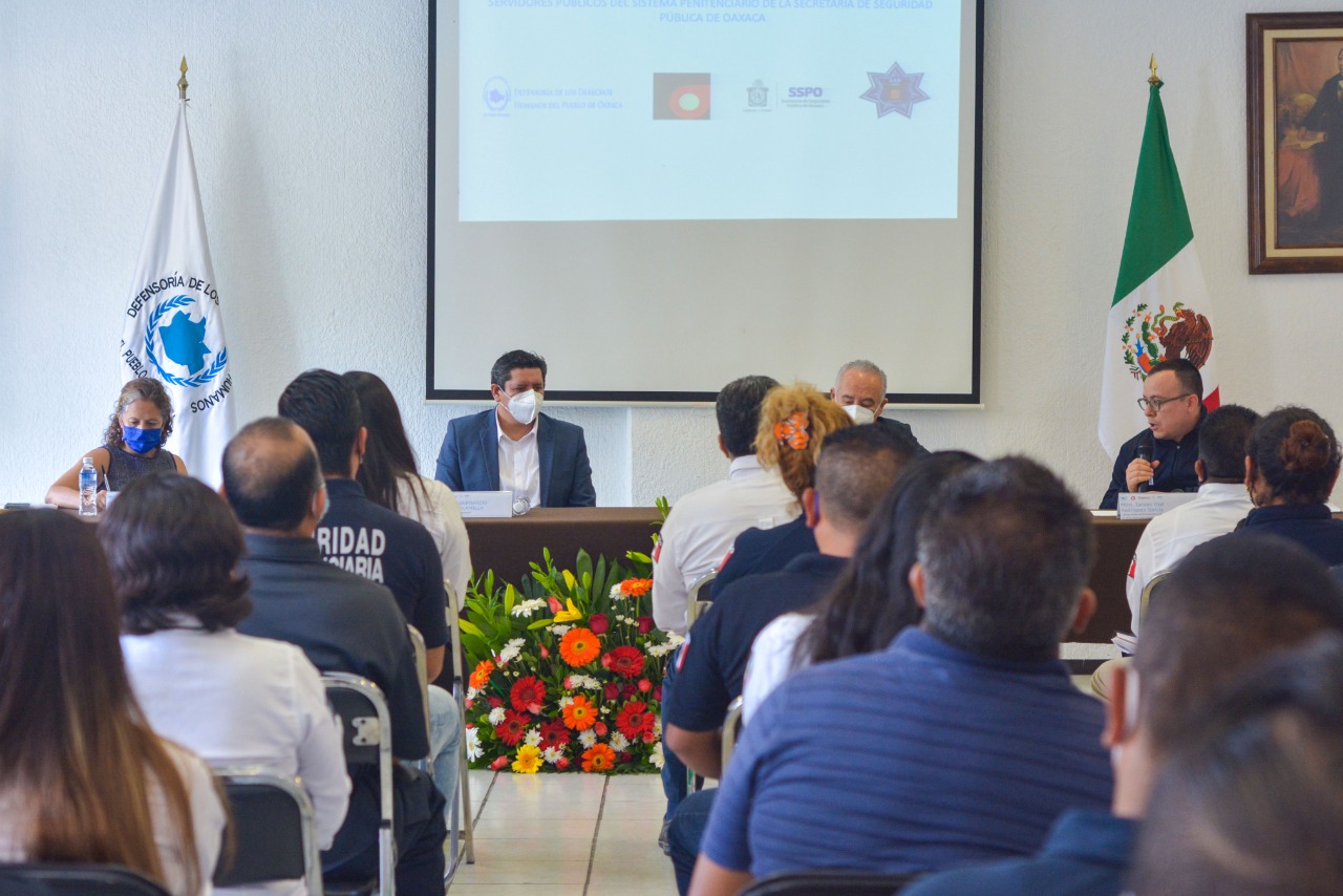 Arranca DDHPO y Documenta AC proceso de formación en Derechos Humanos dirigido a servidores públicos de Reinserción Social de SSP
