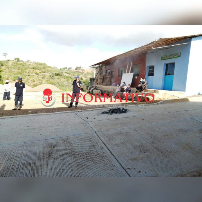 Queman urnas en Santa Catarina Estancia, Santiago Ayuquililla