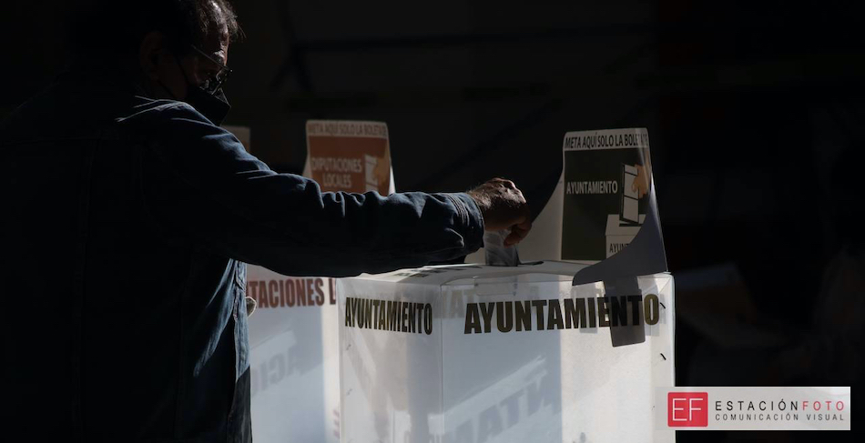Con el robo de 800 boletas y la no instalación de casillas en siete comunidades indígenas arrancó la jornada electoral