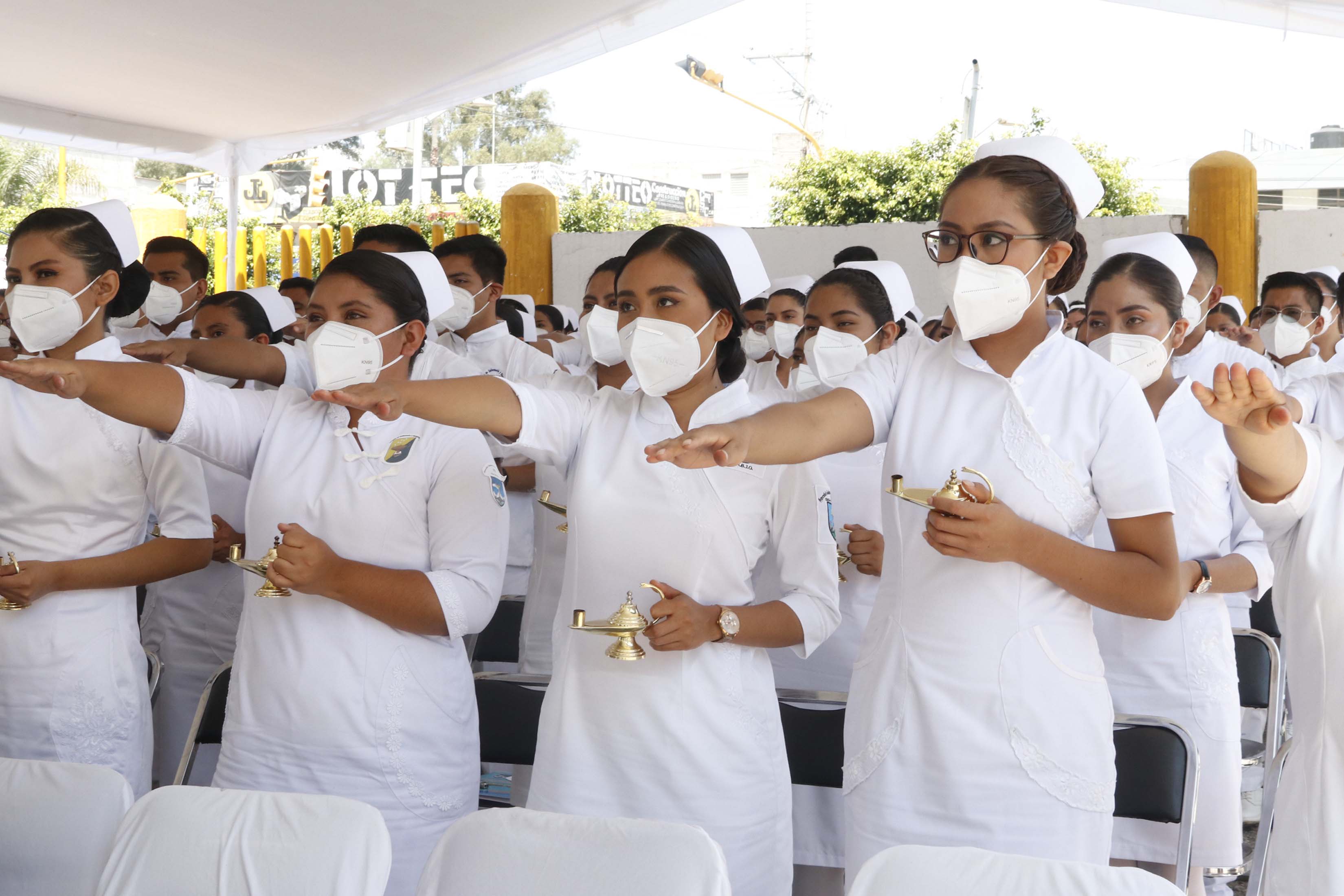 Egresa una generación más de la Facultad de Enfermería y Obstetricia de la UABJO