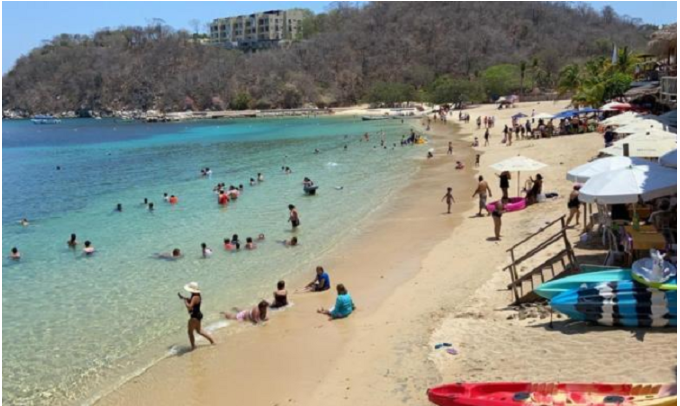 Imponen multas, trabajos comunitarios o arrestos a quien no use cubreboca en Huatulco ante aumento de covid-19
