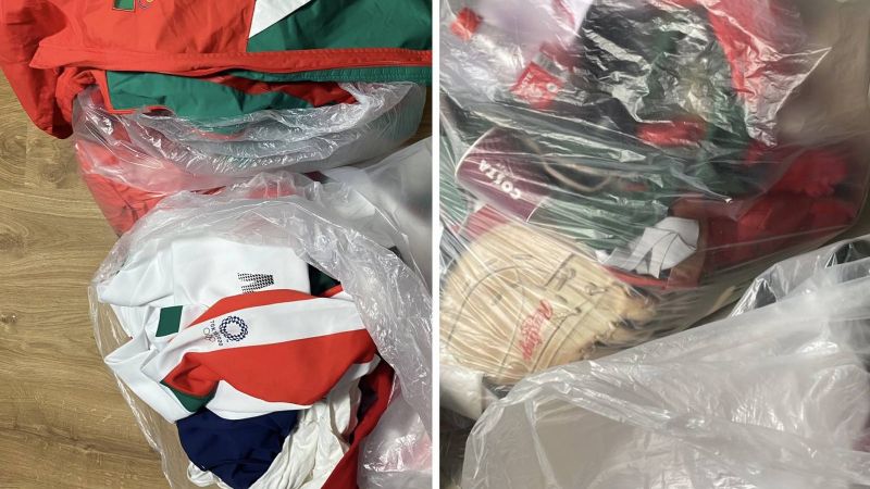 Jugadoras mexicanas de softbol tiraron sus uniformes a la basura
